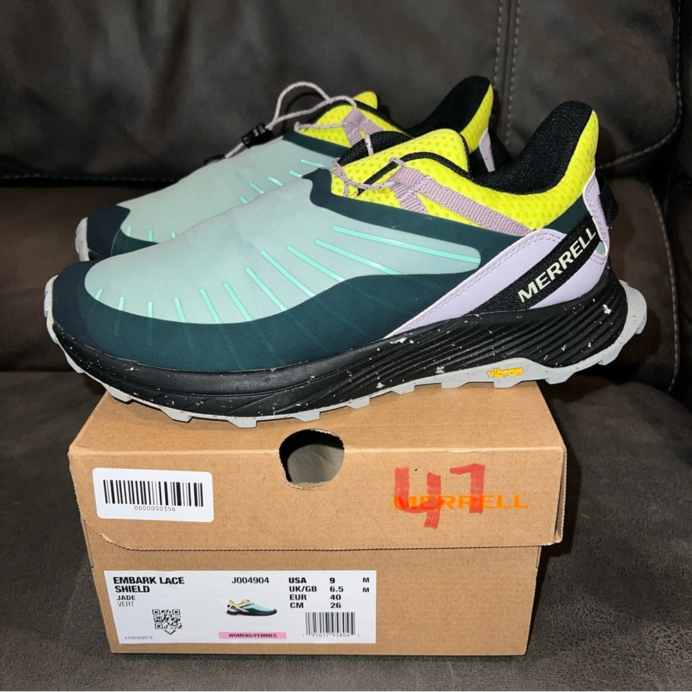 Merrell Women’s 9 Embark Lace Shield Jade Vibram Shoes in Teal and Black